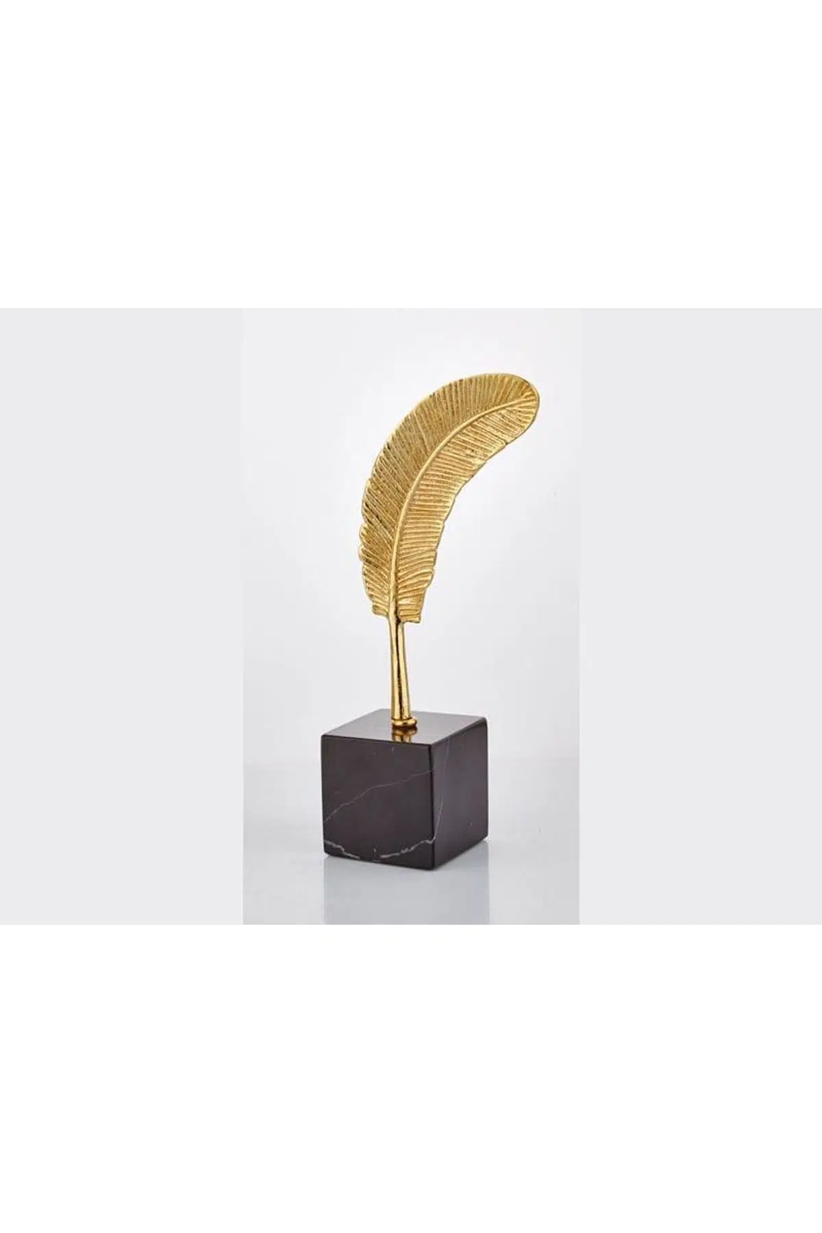 Evza Mermer Küp Üzeri Yamuk Tüy Siyah Gold 7*13*27 Cm