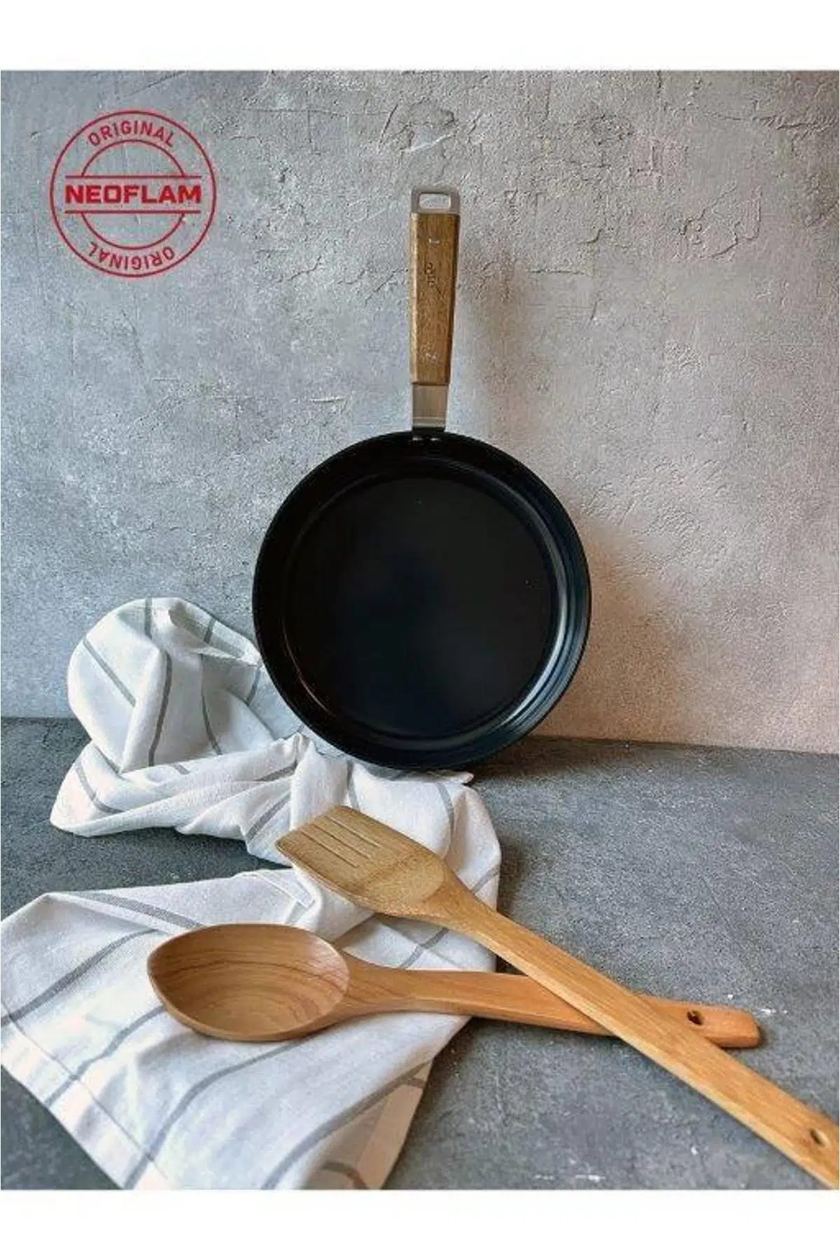 Neoflam Bıen Alüminyum Döküm Tava 24 Cm Siyah