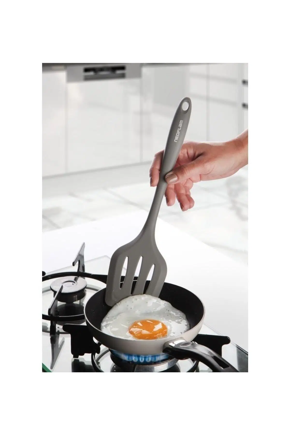Neoflam Silikon Izgaralı Spatula Gri